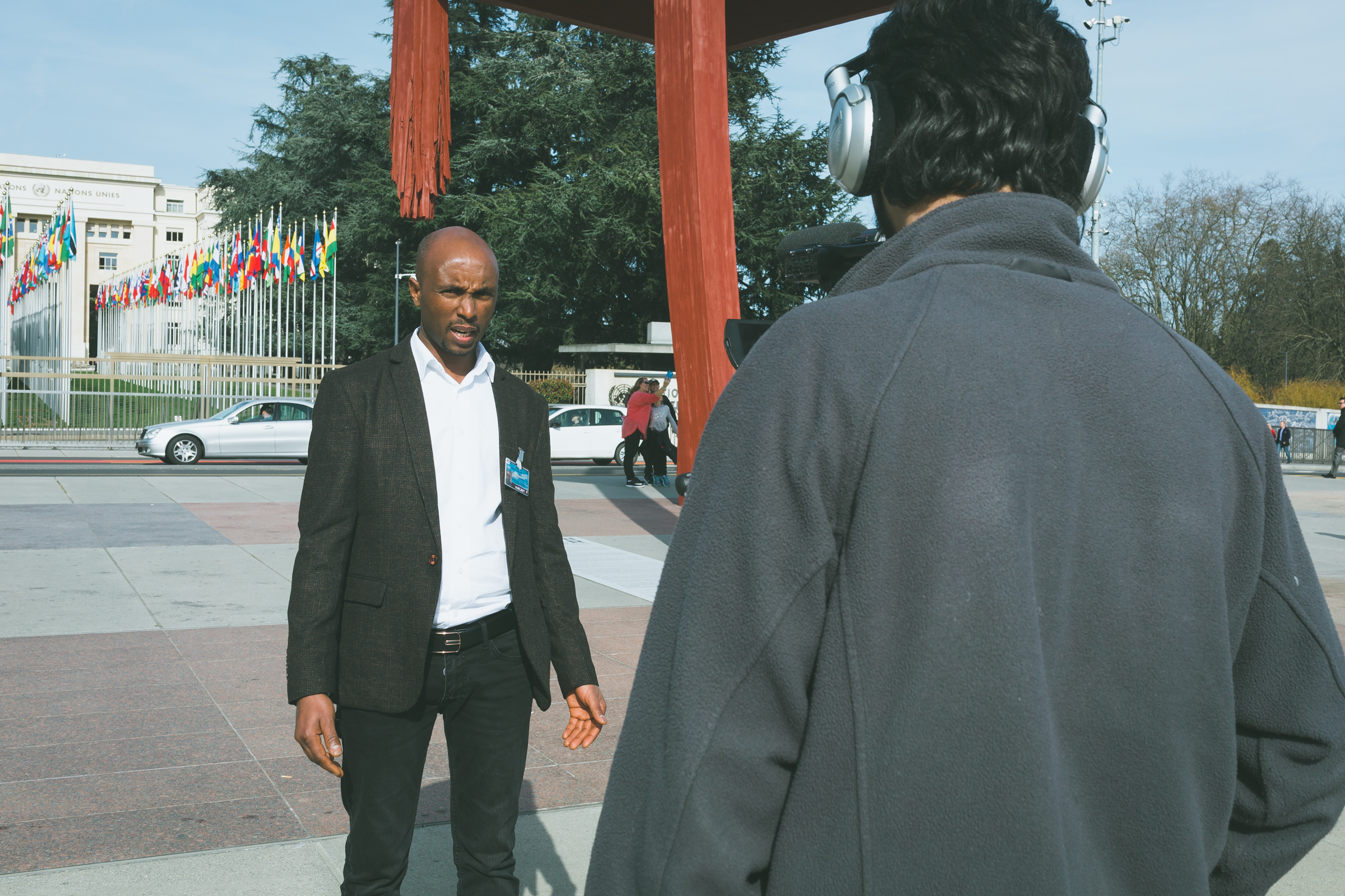 Okbaab, Mediensprecher des Eritreischen Medienbund Schweiz vor dem UN-Gebäude in Genf